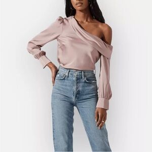 ASTR One-shoulder Satin top in Blush Pink